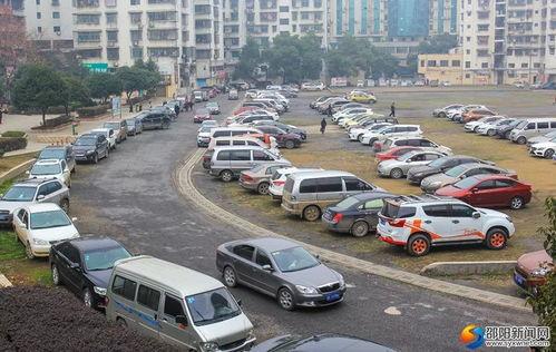 吃瓜邵阳停车场,吃瓜群众的休闲聚集地