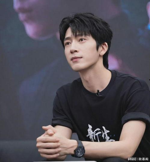 张艺凡吃瓜头像,揭秘明星幕后趣闻