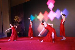 年会网红公司化妆师,网红公司化妆师打造惊艳妆容