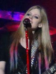 av明星艾薇儿,从流行天后到AV明星的跨界传奇