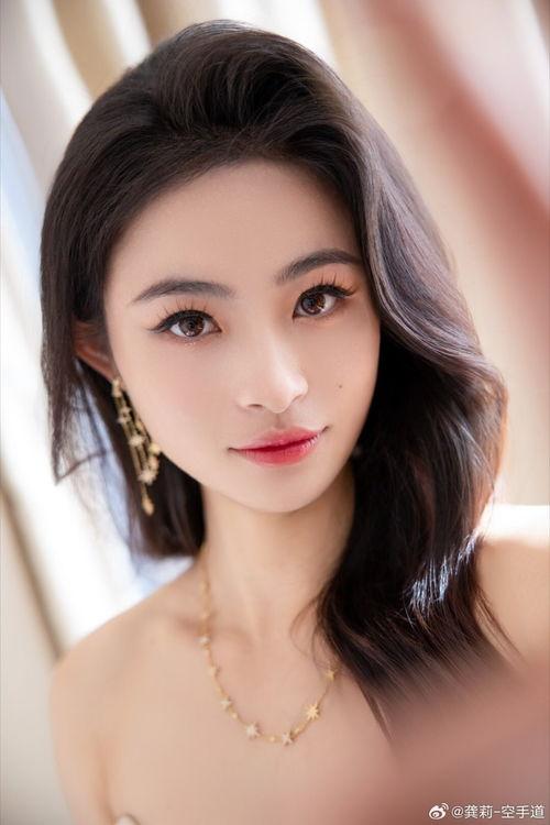 明星龚莉,星光璀璨的影视界璀璨之星