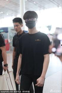 黑衣保安护明星,幕后英雄的守护传奇